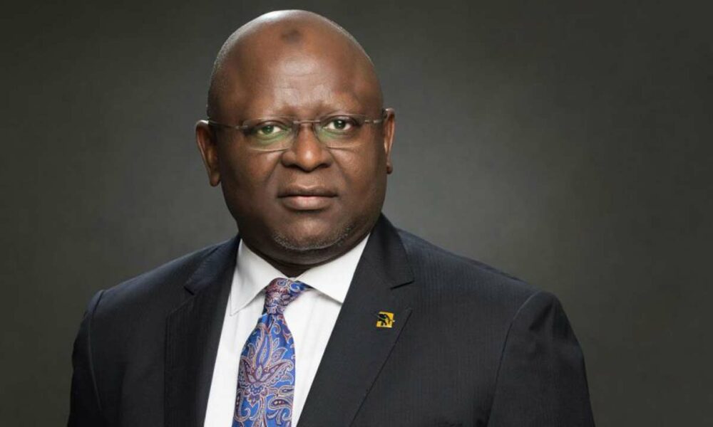 Adesola Kazeem Adeduntan, FBN Holdings Appoints Nnamdi Okonkwo As GMD, Renews Adesola Adeduntan's Tenure