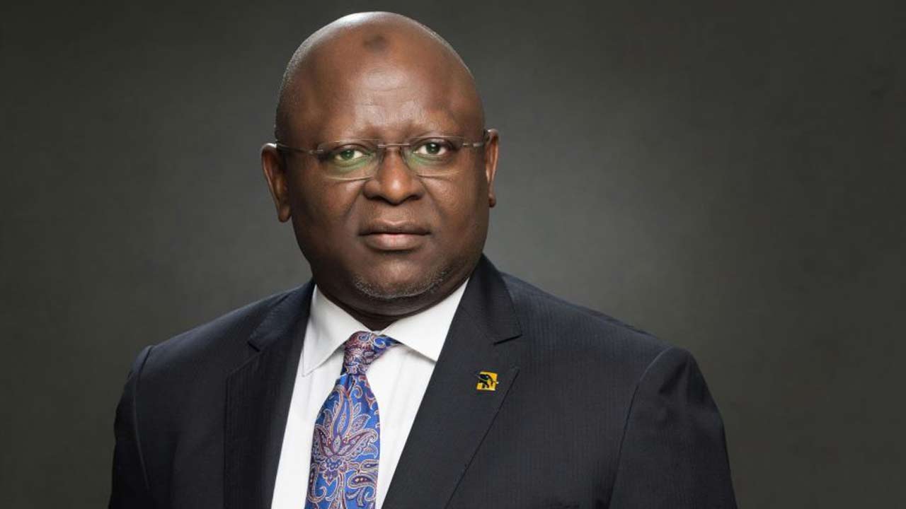 Adesola Kazeem Adeduntan, FBN Holdings Appoints Nnamdi Okonkwo As GMD, Renews Adesola Adeduntan's Tenure