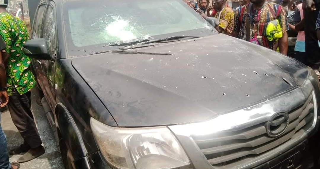 Gunmen Hijack Bullion Van In Ibadan, Allegedly Kill Policemen, (Full Video)