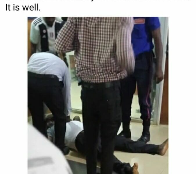 An unknown customer has slumped and died inside one of the Nigerian generational banks, First Bank while waiting in queue to withdraw his money.