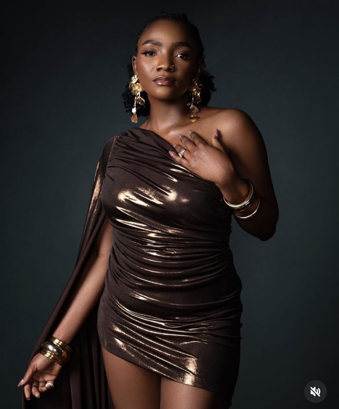 Simi, Ikorodu Celine Dion