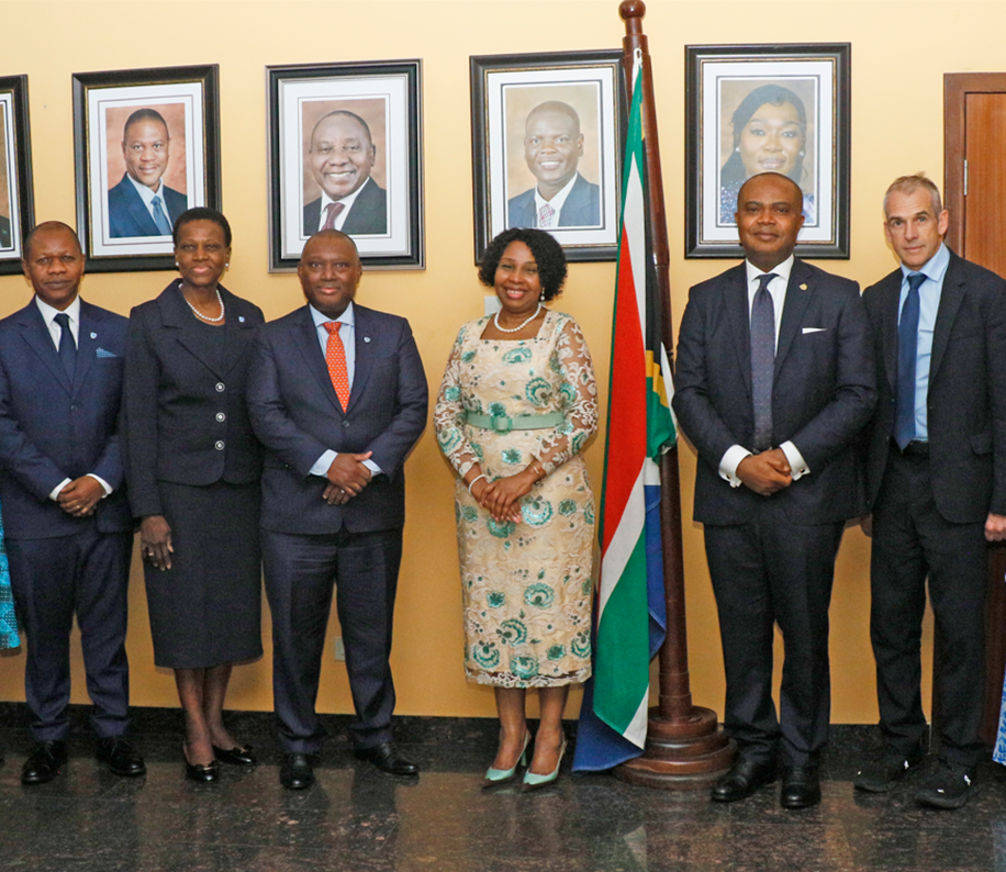 Thami Mseleku, Sim Tshabalala Standard Bank